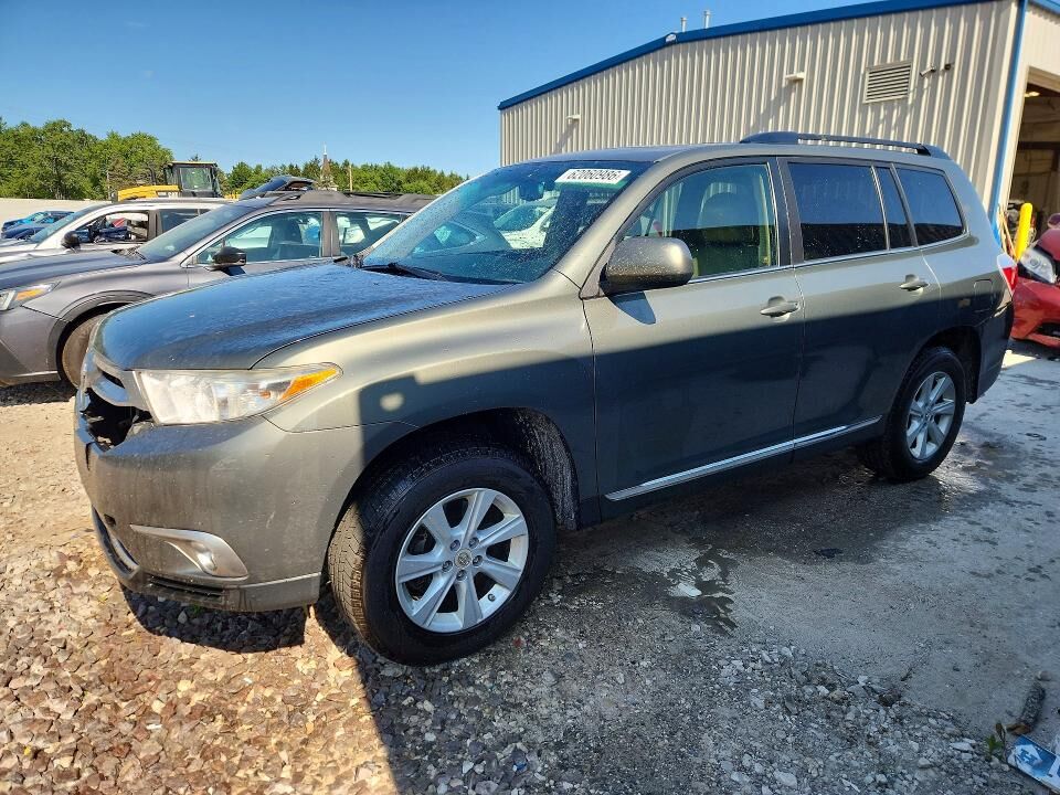 2011 TOYOTA Highlander