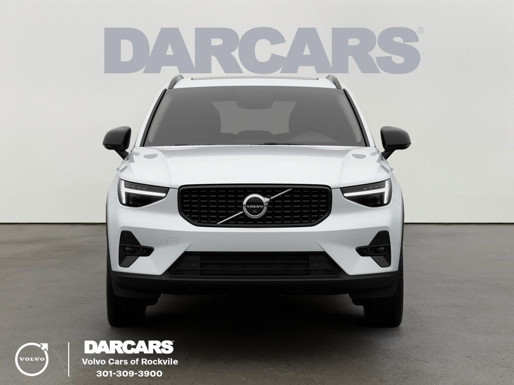 2026 VOLVO XC40