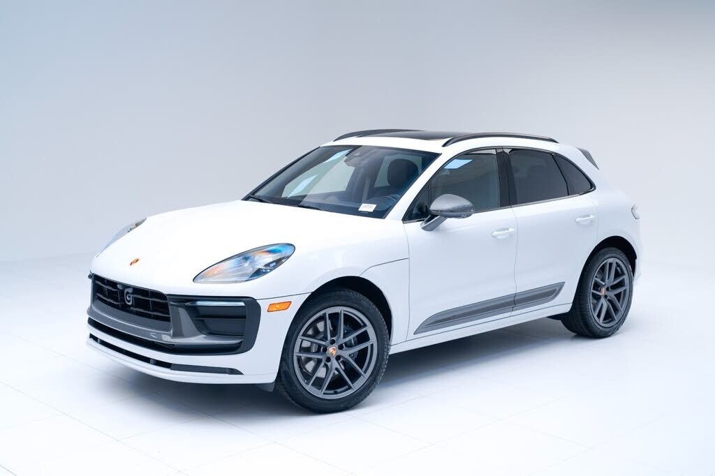 2026 PORSCHE Macan