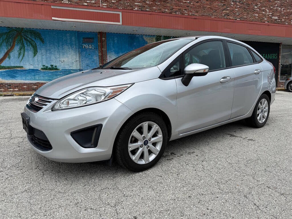 2013 FORD Fiesta