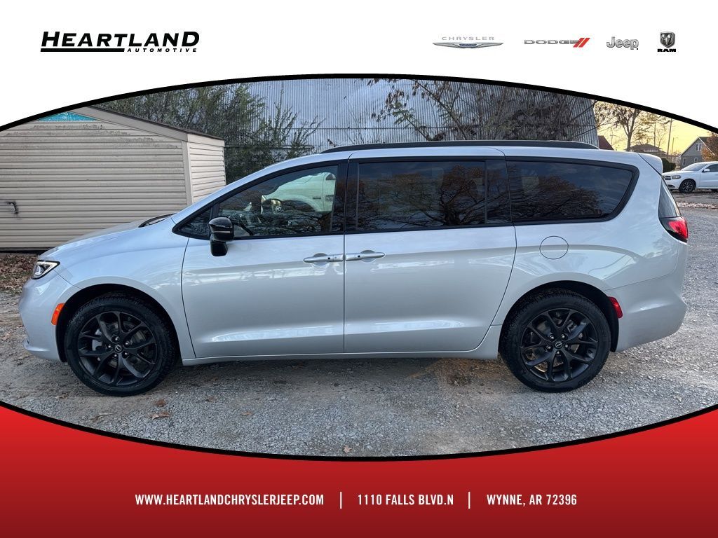 2026 CHRYSLER Pacifica