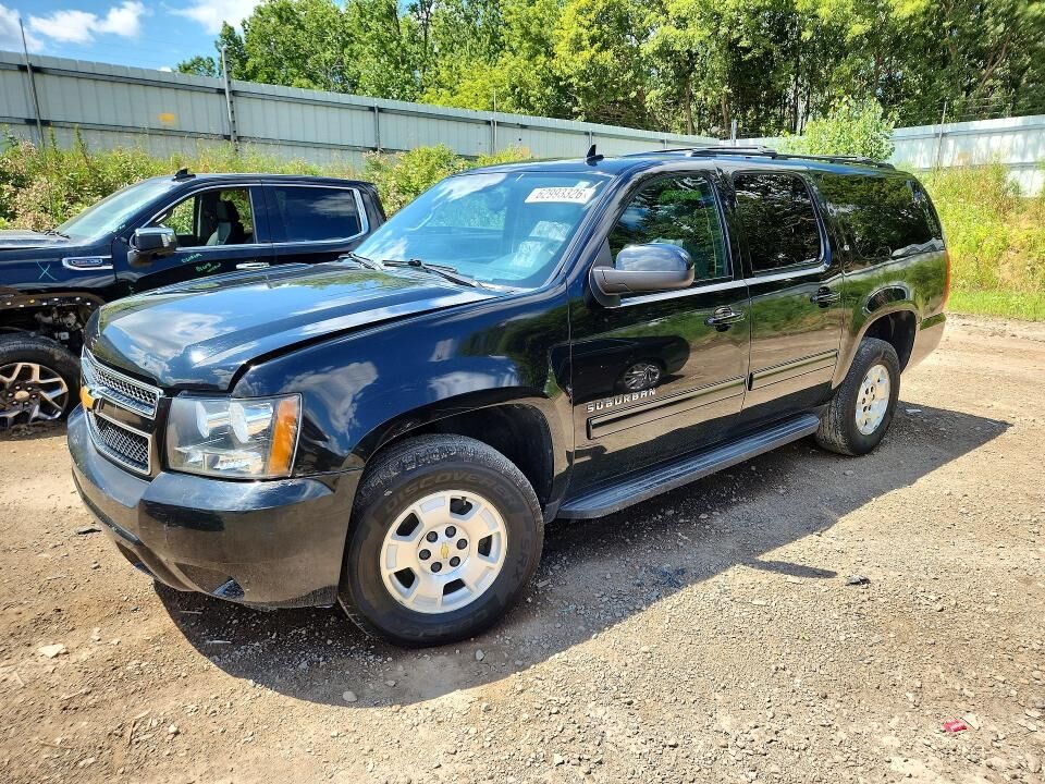 2013 CHEVROLET Suburban