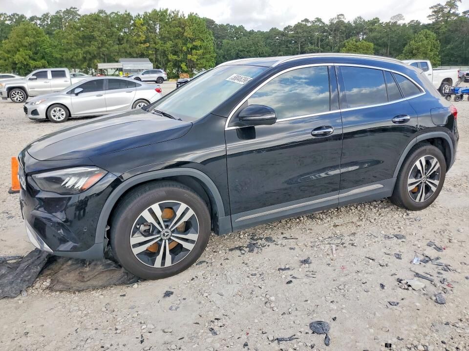 2024 MERCEDES-BENZ GLA-Class
