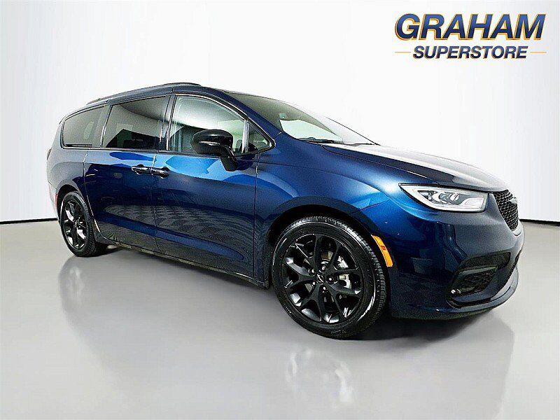 2025 CHRYSLER Pacifica