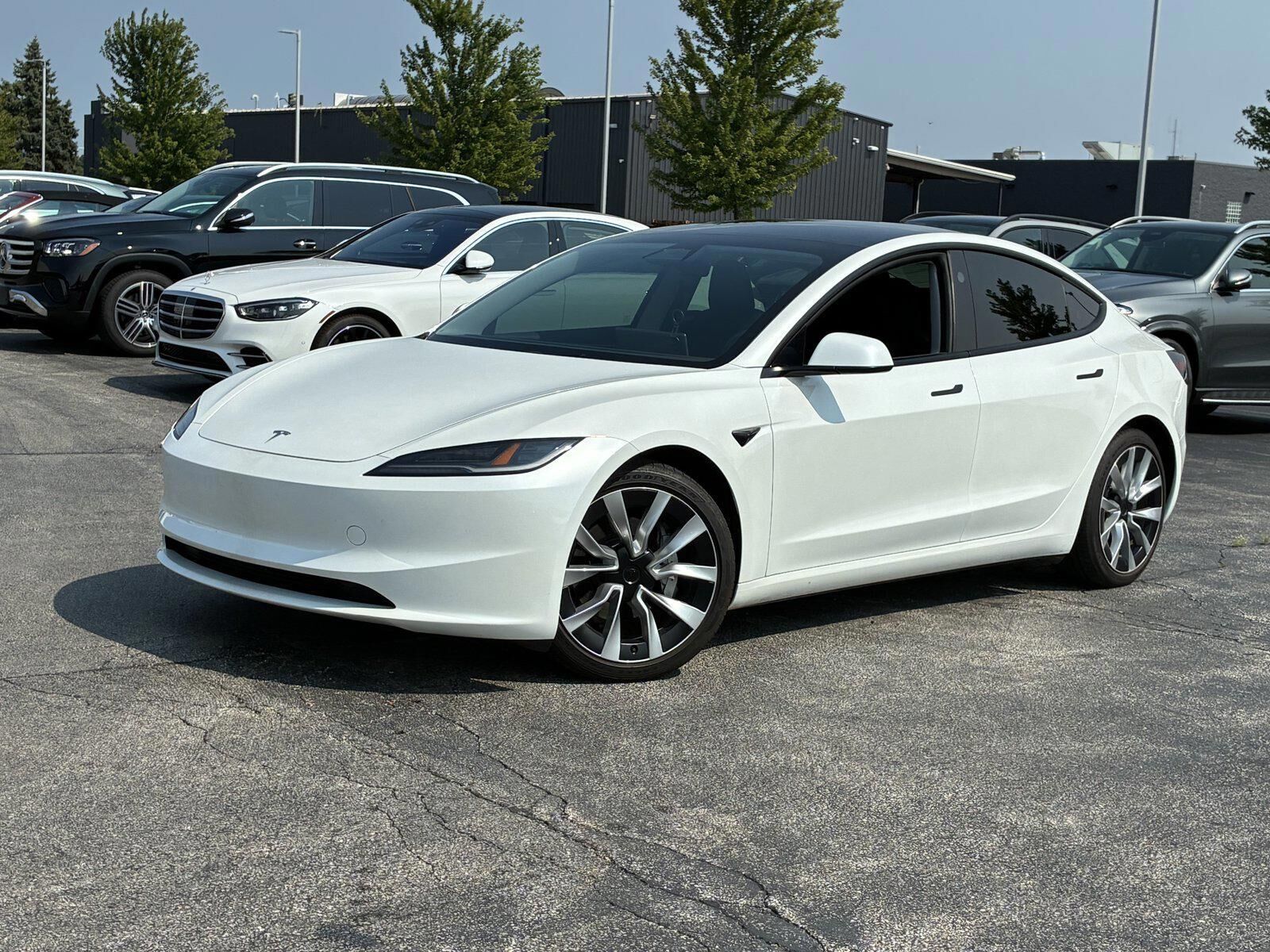 2025 TESLA Model 3