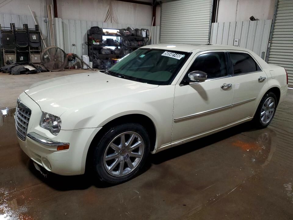 2010 CHRYSLER 300