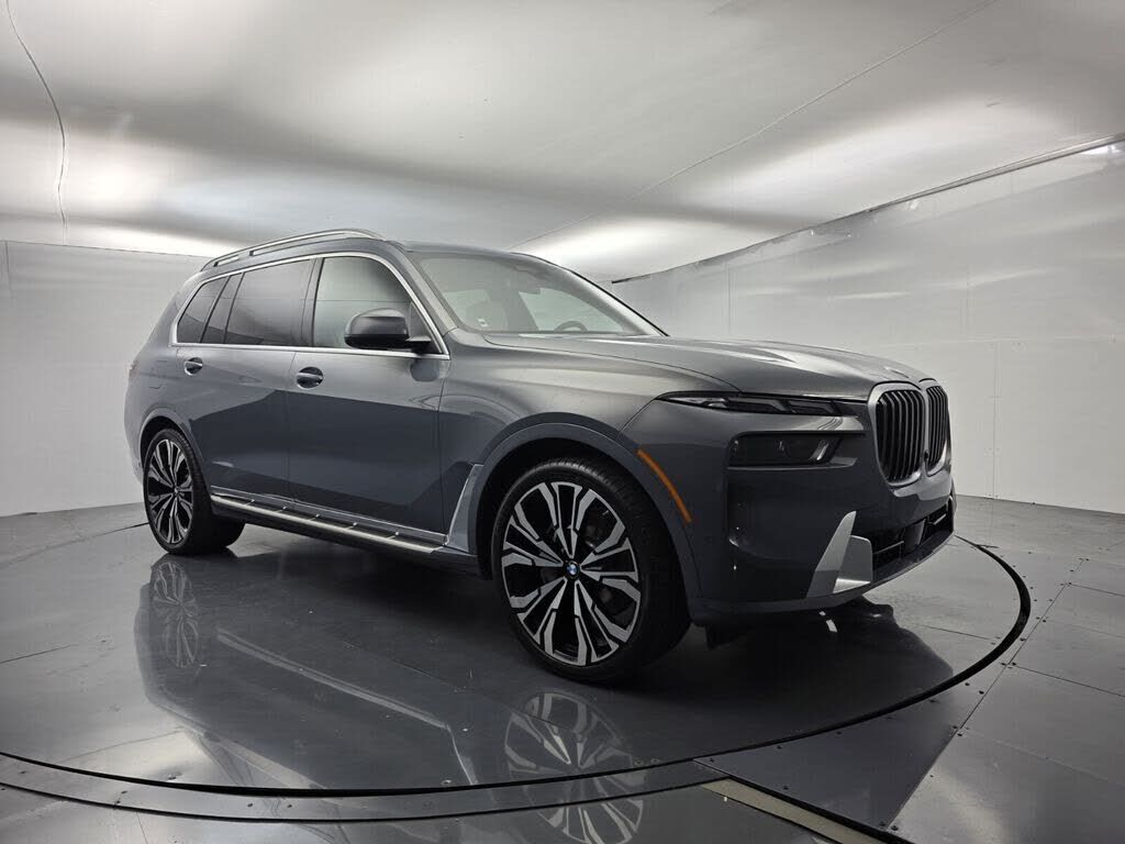 2027 BMW X7