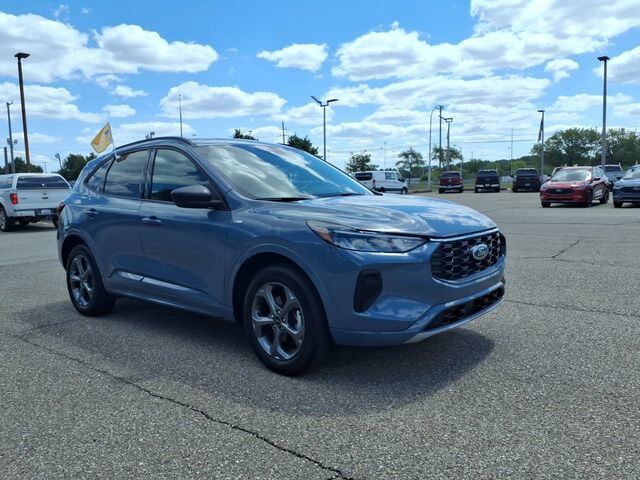 2024 FORD Escape