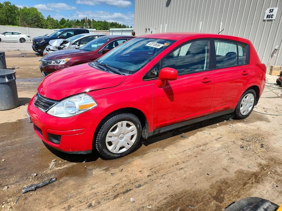 2010 NISSAN Versa