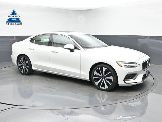 2023 VOLVO S60