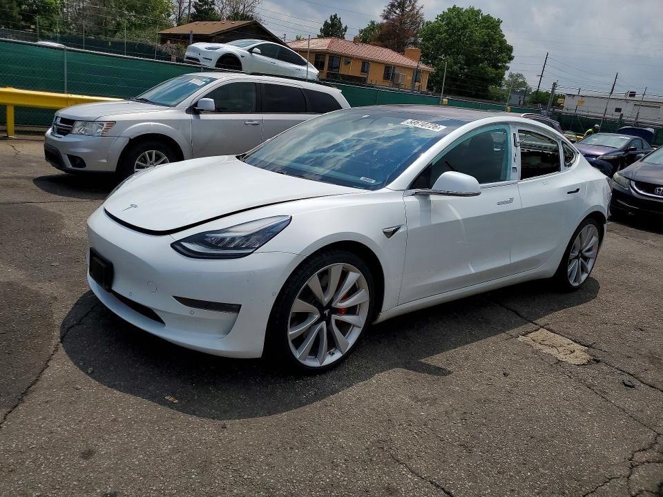 2018 TESLA Model 3
