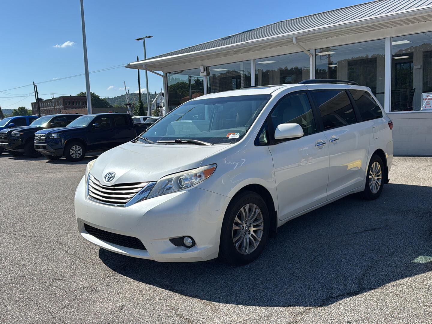 2017 TOYOTA Sienna