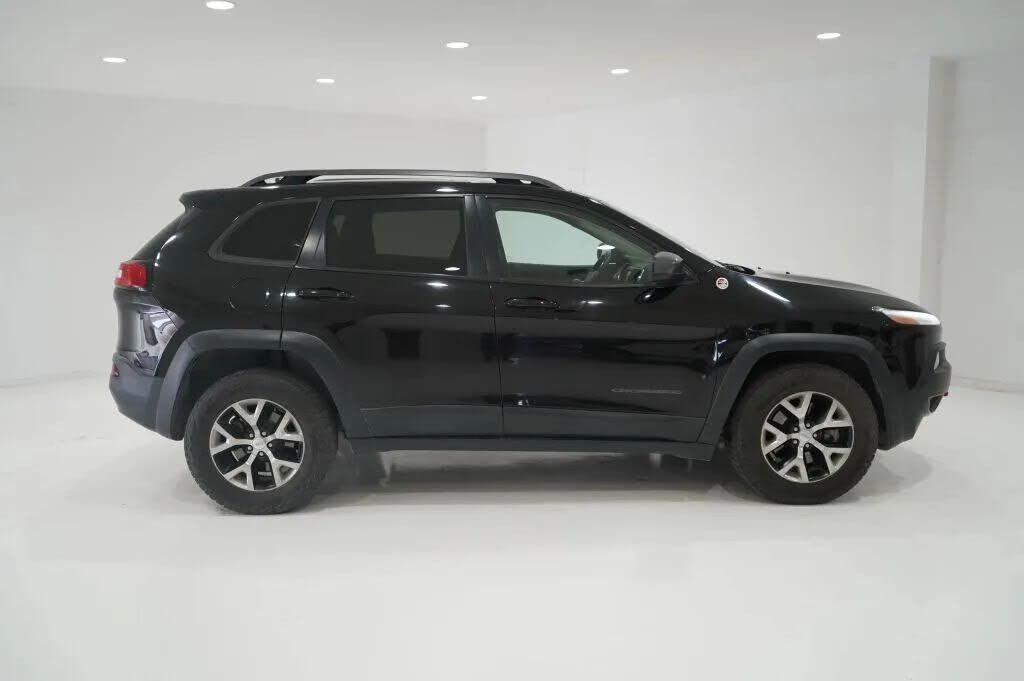 2017 JEEP Cherokee