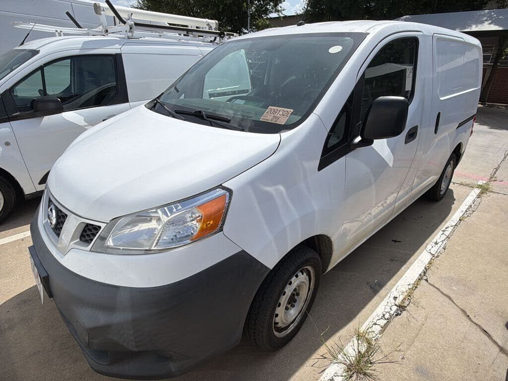 2017 NISSAN NV200