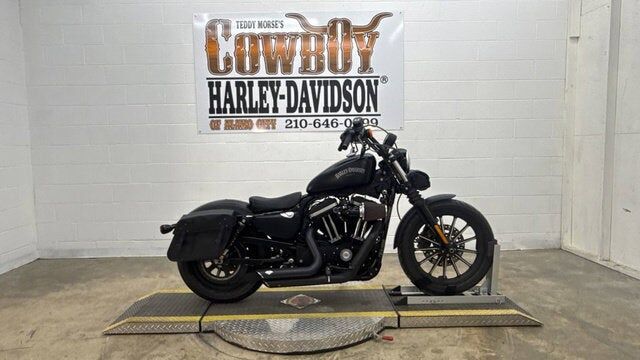2015 HARLEY DAVIDSON Iron883