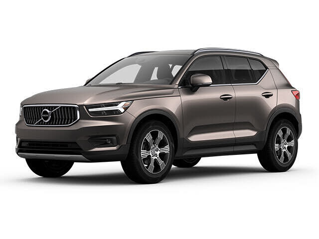 2021 VOLVO XC40