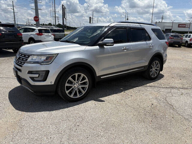 2017 FORD Explorer