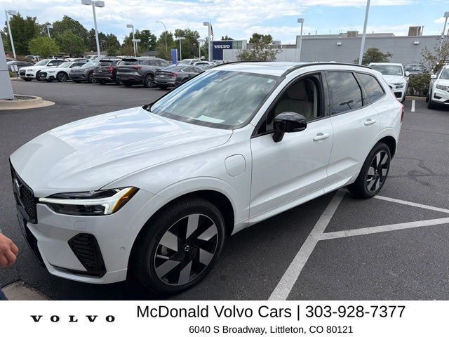 2025 VOLVO XC60