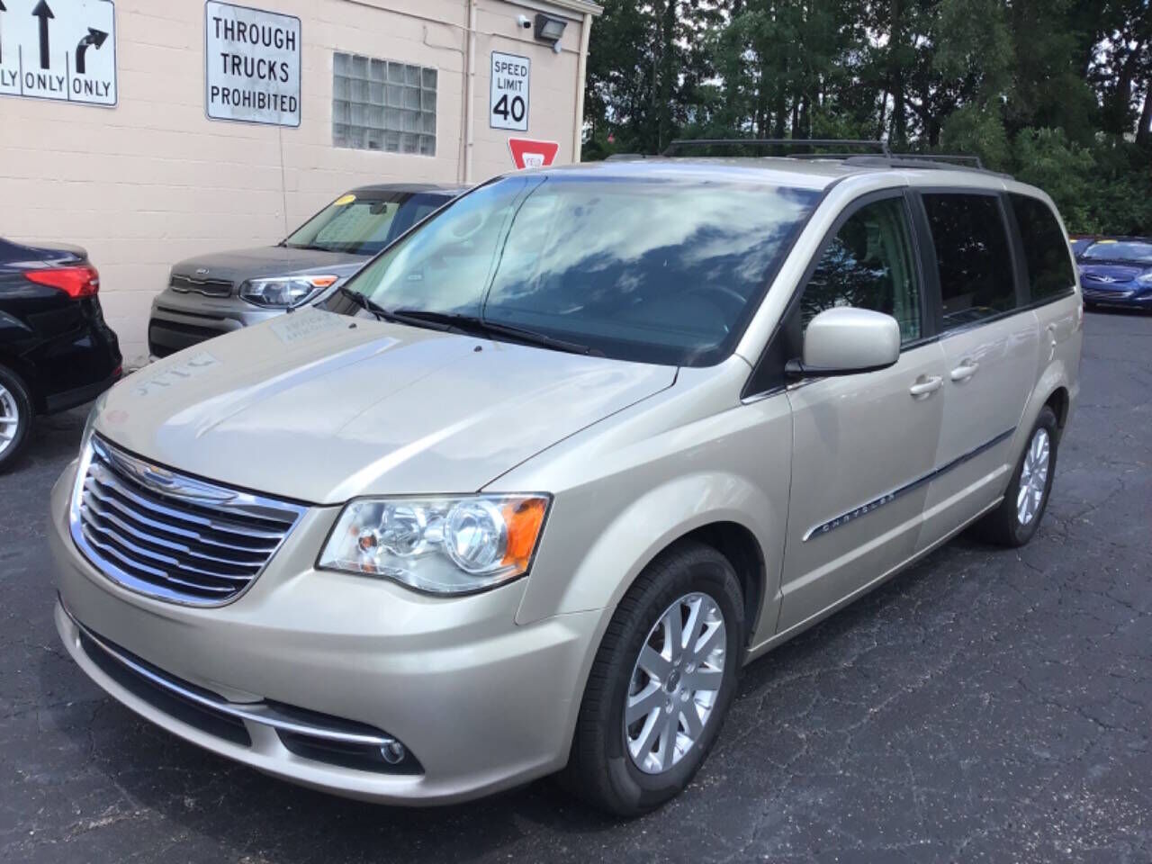2015 CHRYSLER Town and Country