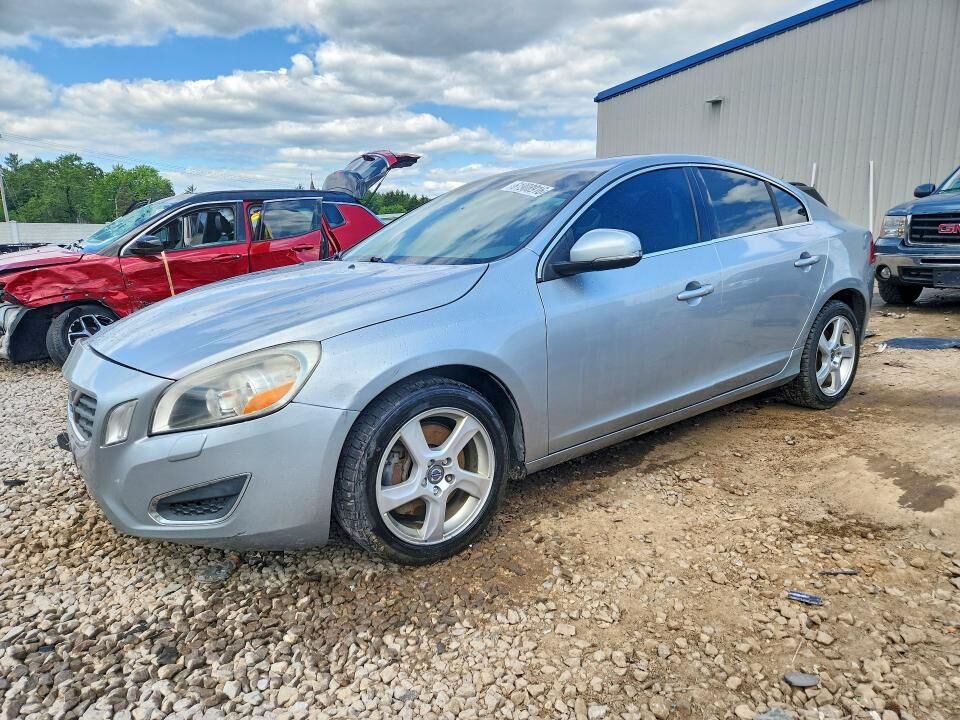2013 VOLVO S60