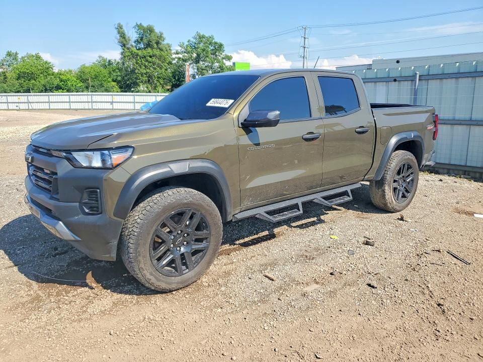 2025 CHEVROLET Colorado