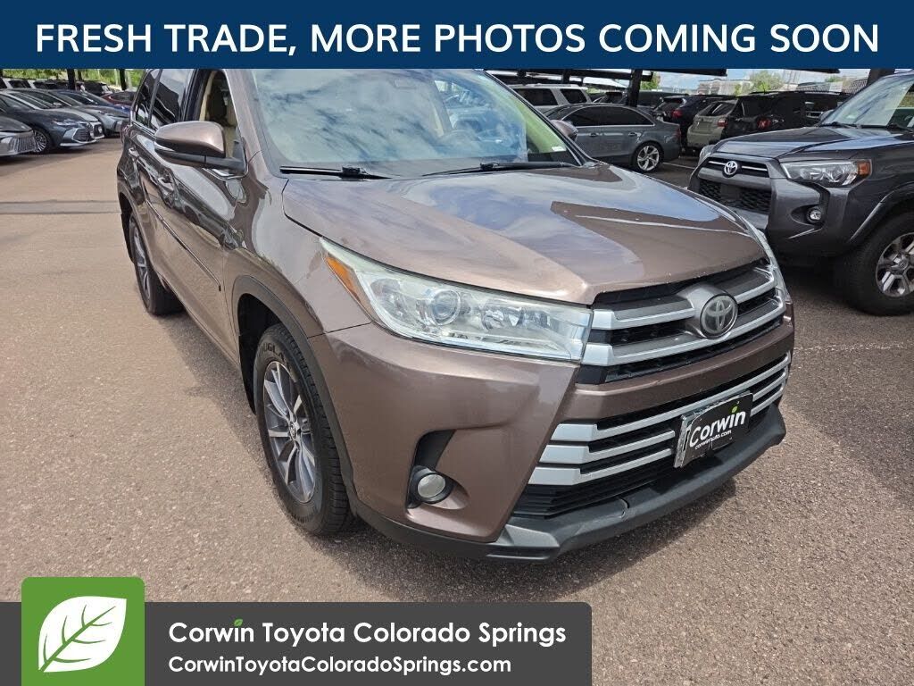 2017 TOYOTA Highlander