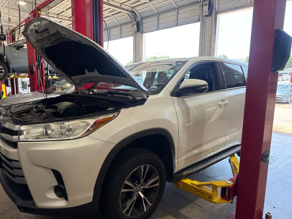 2017 TOYOTA Highlander