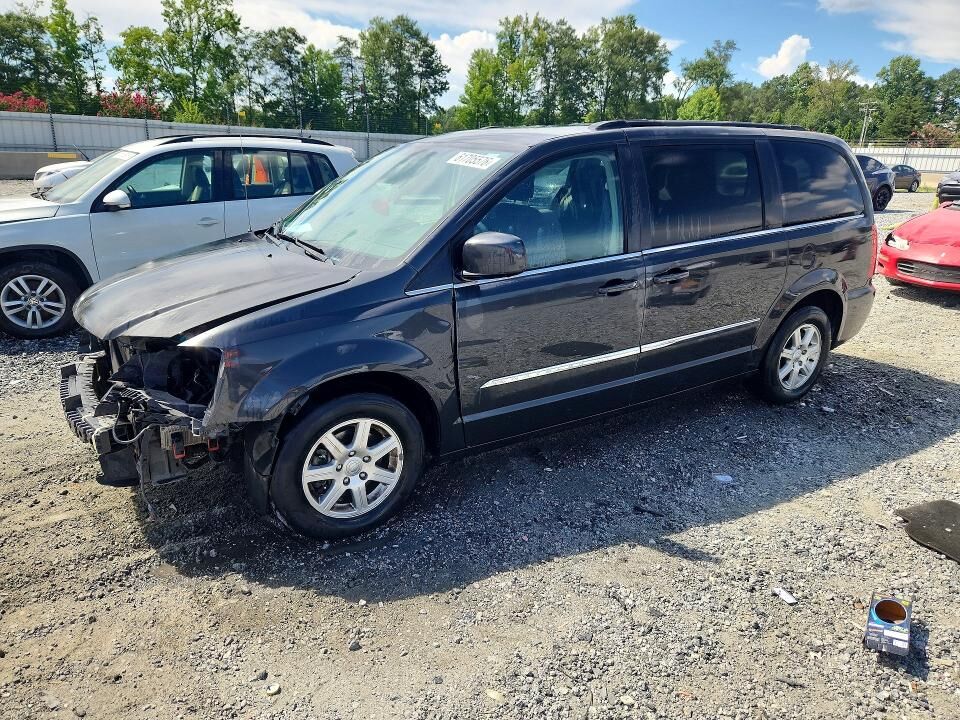 2012 CHRYSLER Town and Country