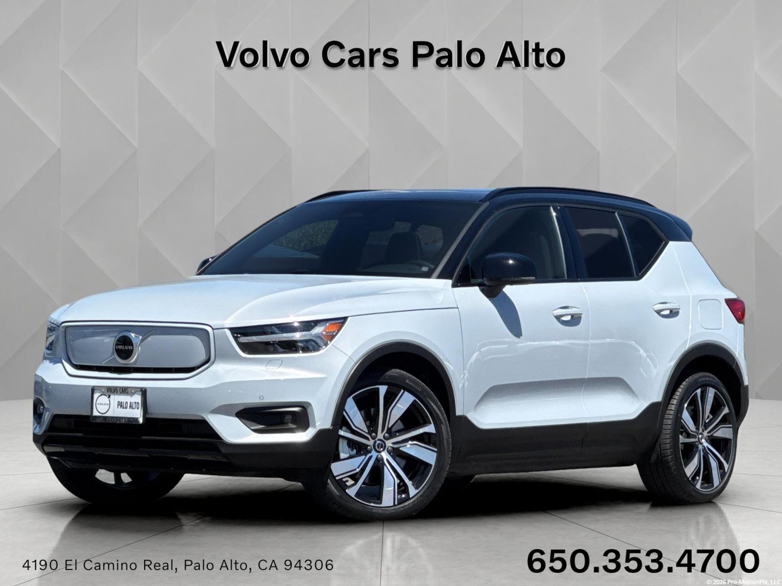 2021 VOLVO XC40