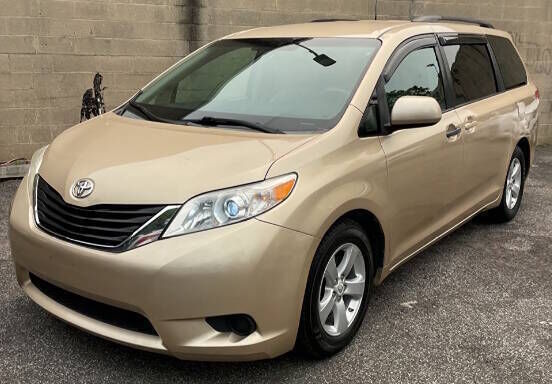 2012 TOYOTA Sienna