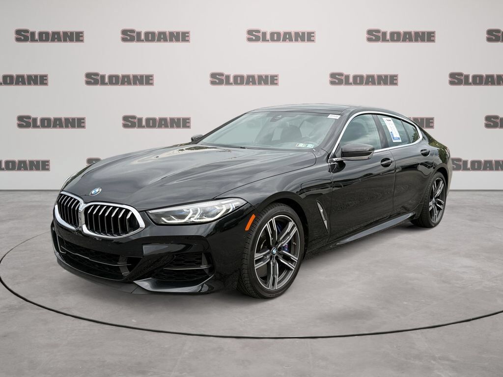 2022 BMW M8