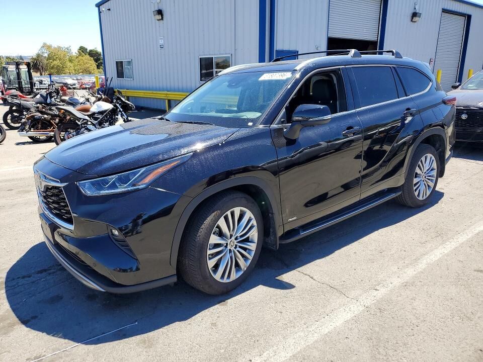 2025 TOYOTA Highlander