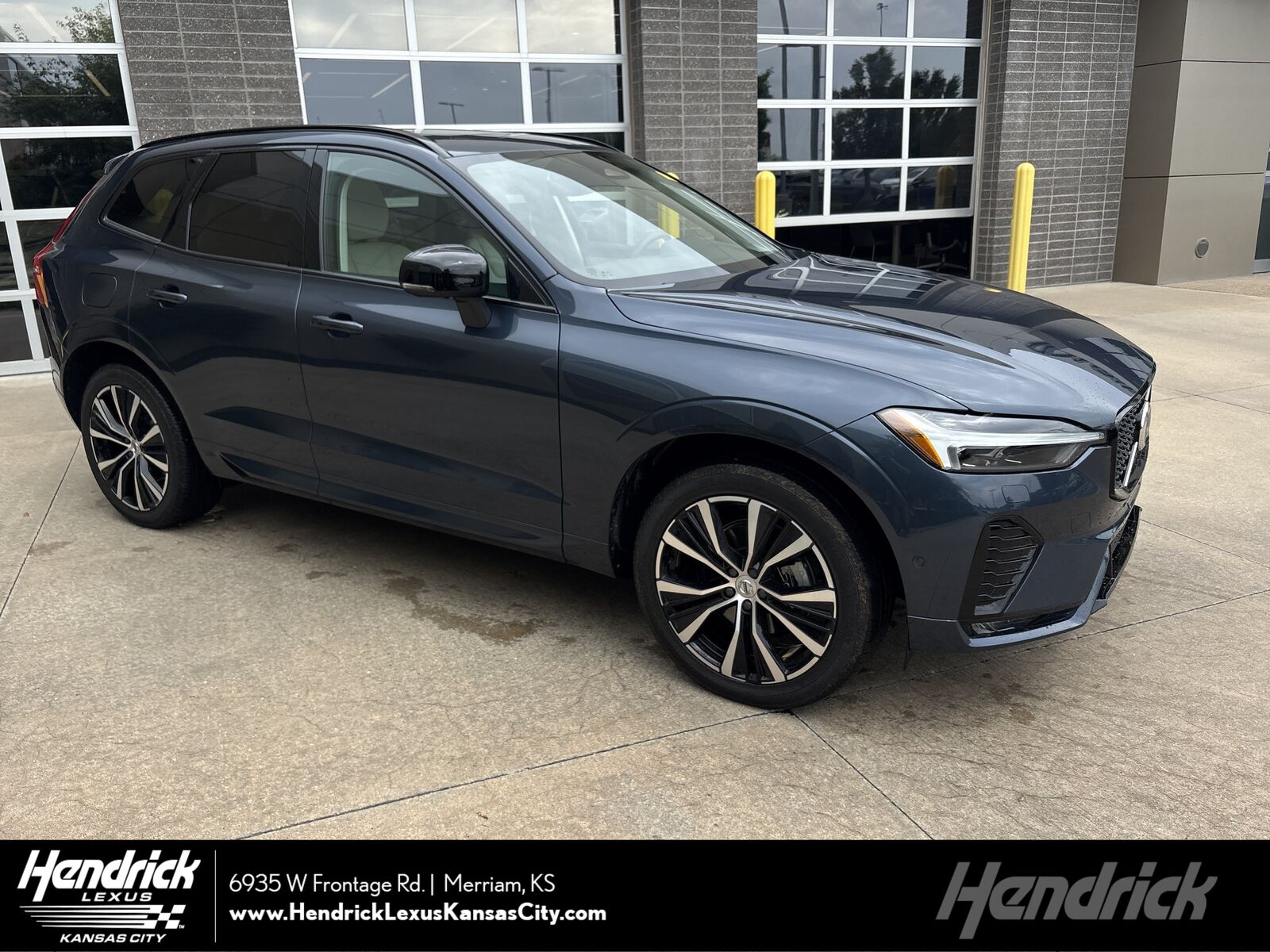 2024 VOLVO XC60