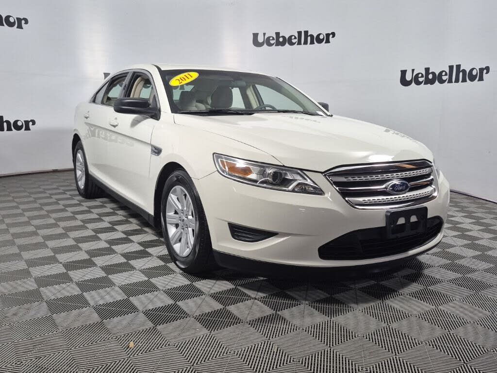 2011 FORD Taurus