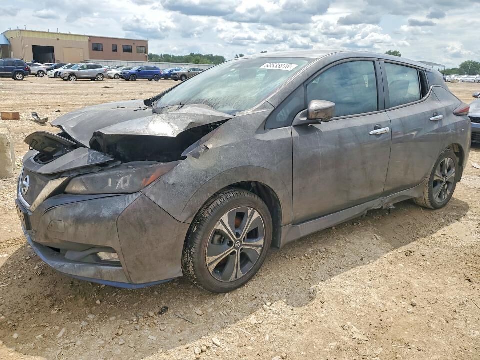 2022 NISSAN Leaf