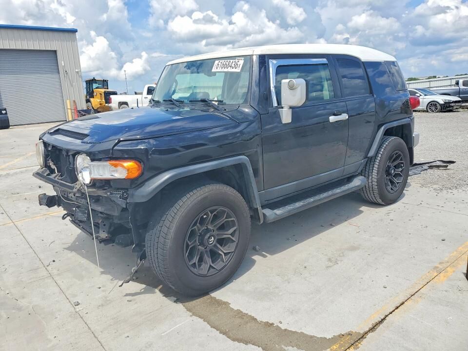 2010 TOYOTA FJ Cruiser