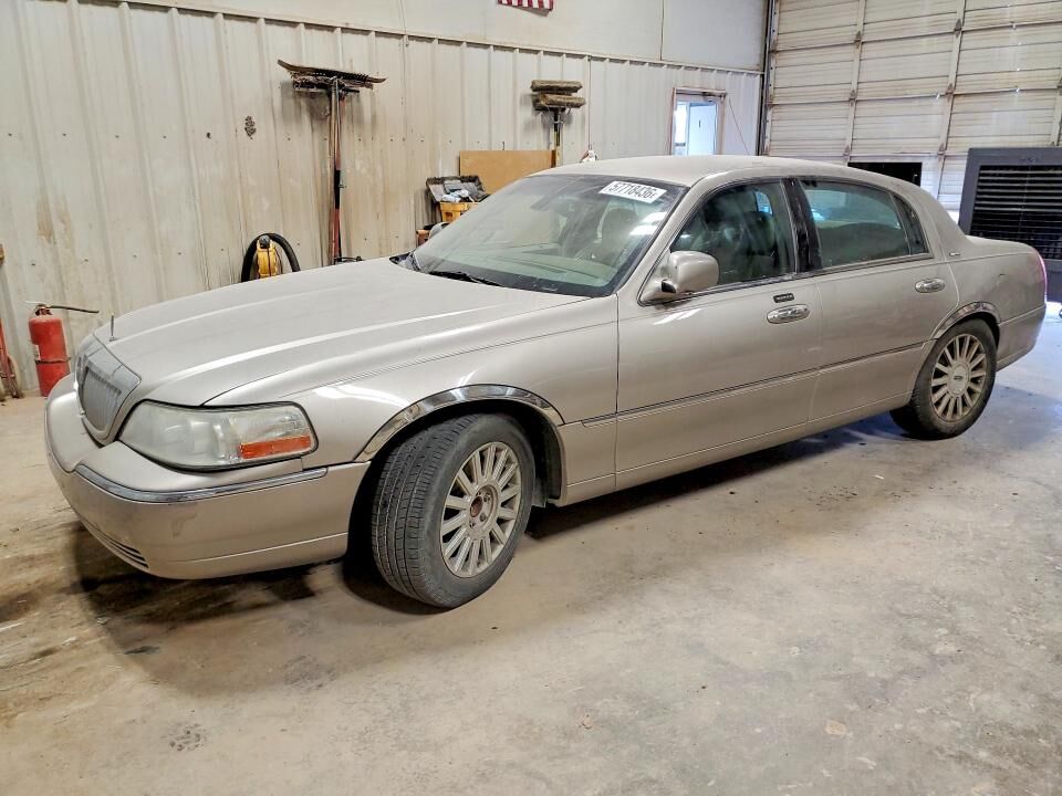 2003 LINCOLN Town Car