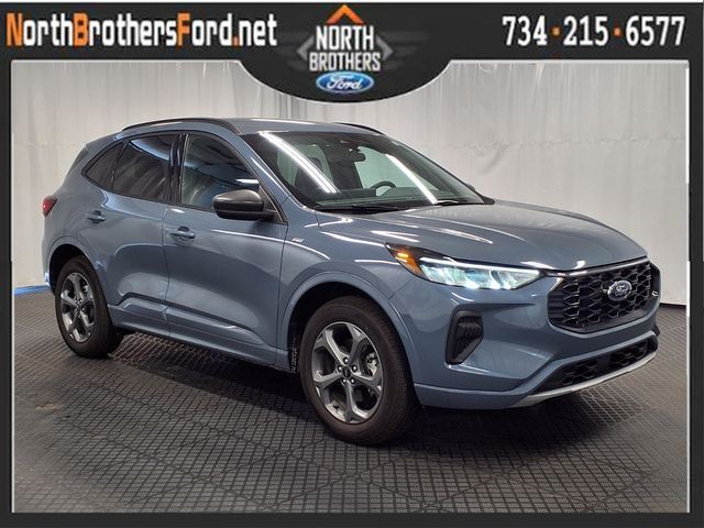 2024 FORD Escape