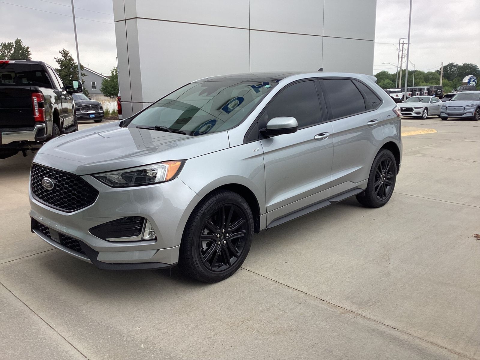 2024 FORD Edge
