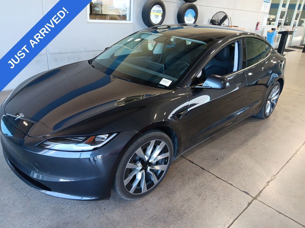 2024 TESLA Model 3