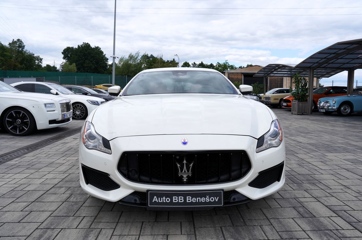 2017 MASERATI Quattroporte