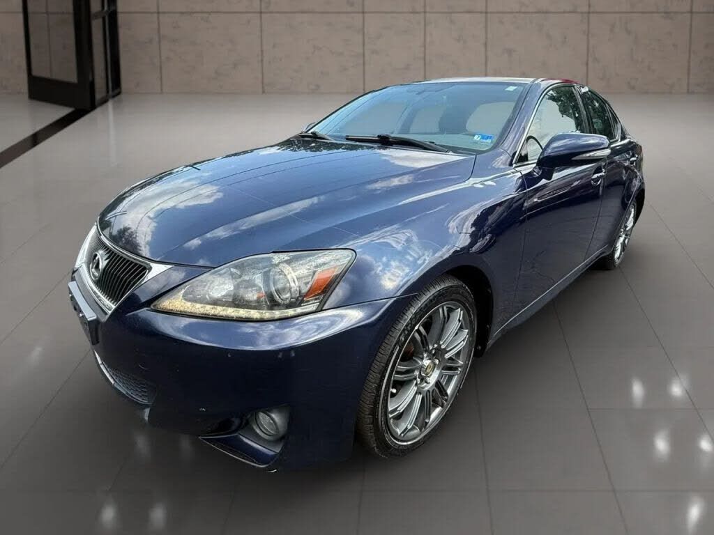 2011 LEXUS IS