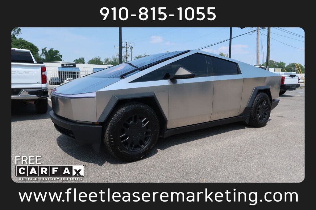 2024 TESLA Cybertruck