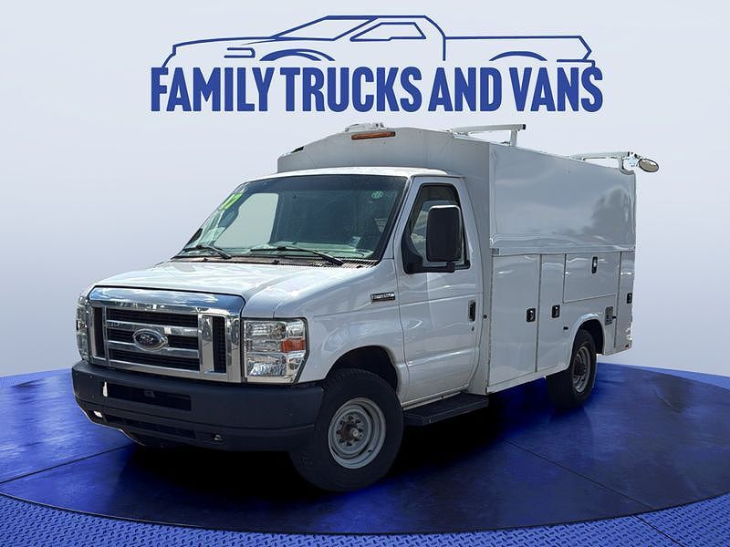2017 FORD E-350