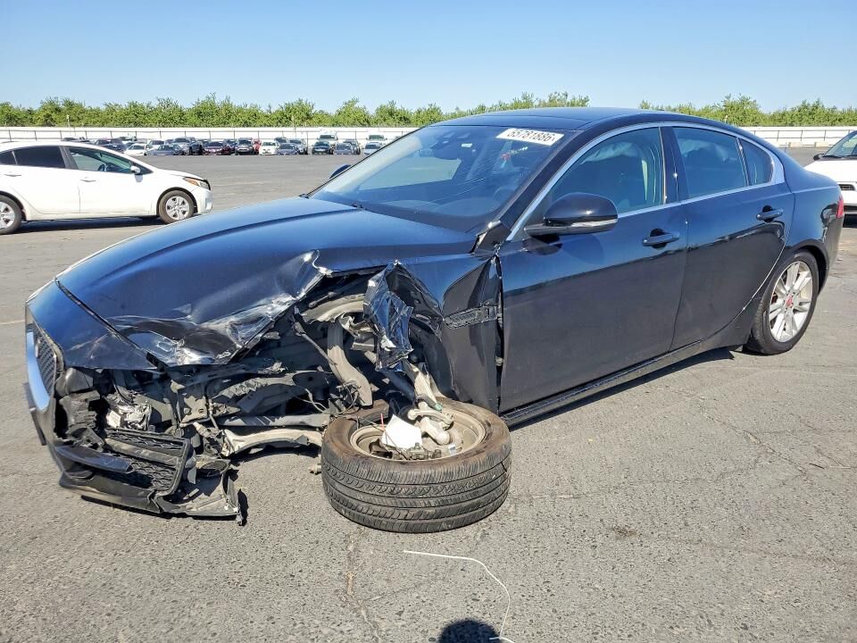 2019 JAGUAR XE