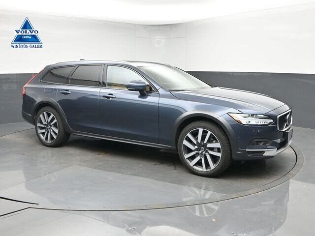 2022 VOLVO V90CC