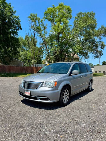2015 CHRYSLER Town and Country