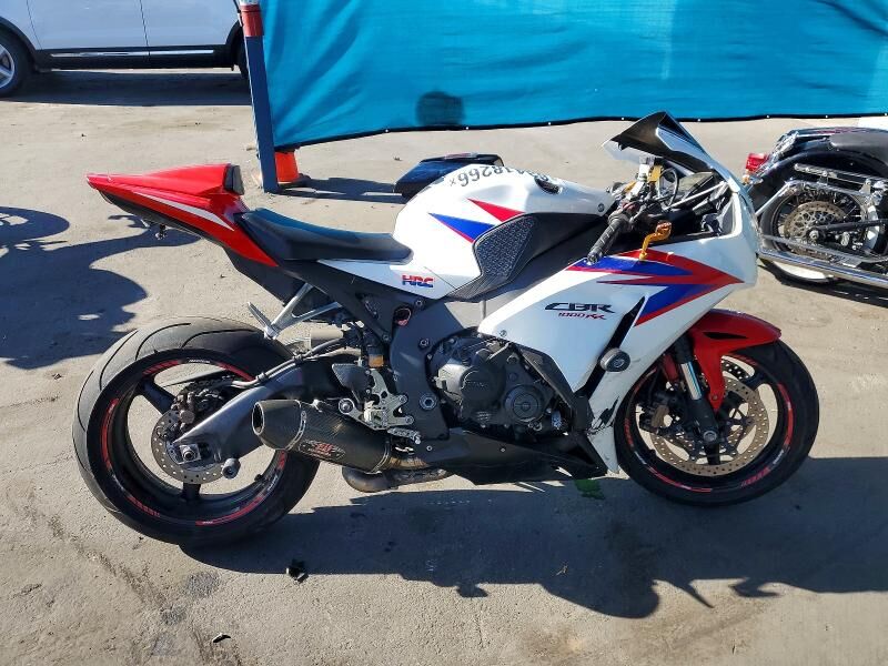 2015 HONDA CB