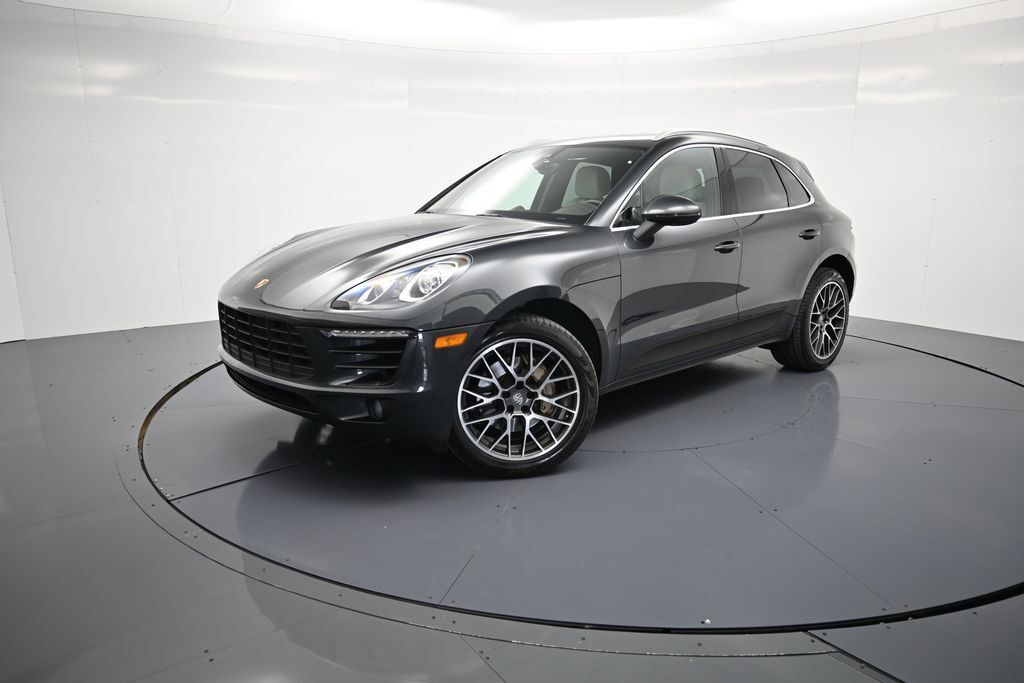 2018 PORSCHE Macan