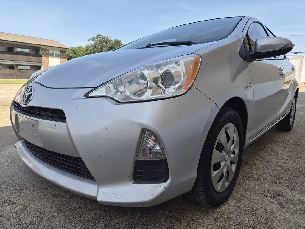 2014 TOYOTA Prius